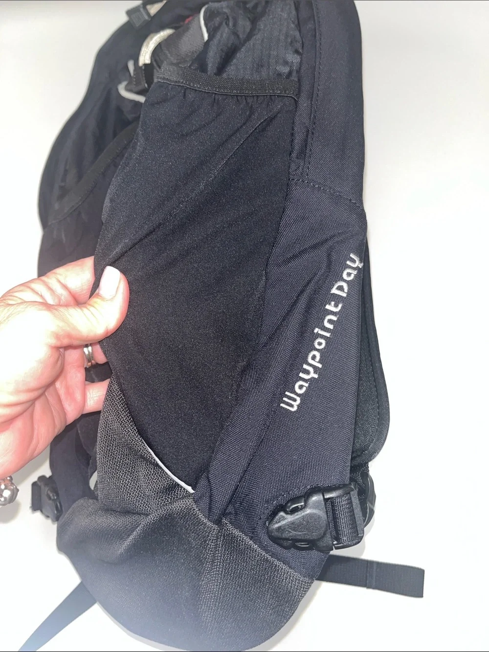 OSPREY sleek black